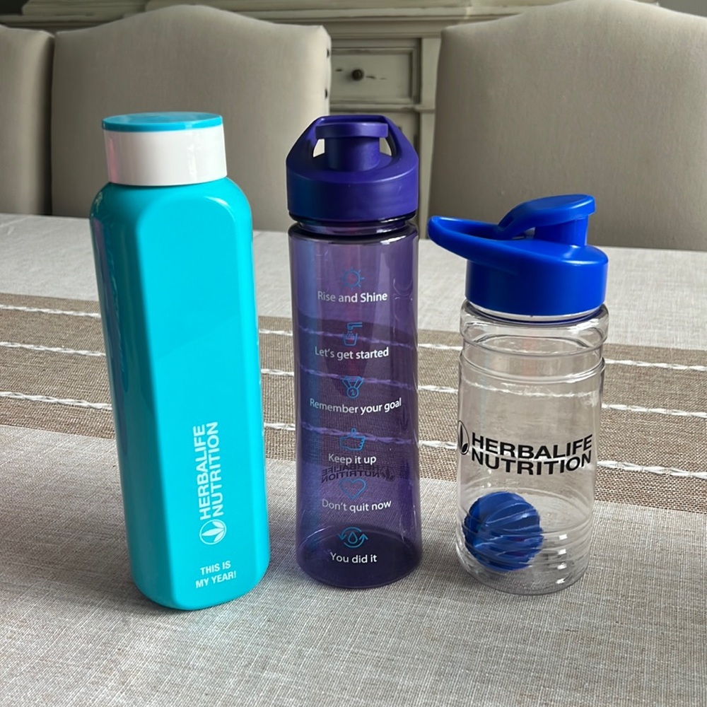 Herbalife Nutrition water, juice, shake, tea bottles